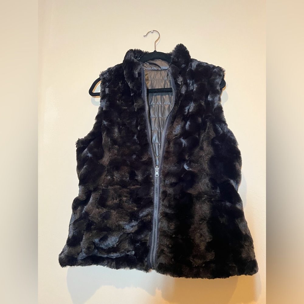 Nicole Miller Women’s Reversible Faux Fur Vest - Picture 3 of 3
